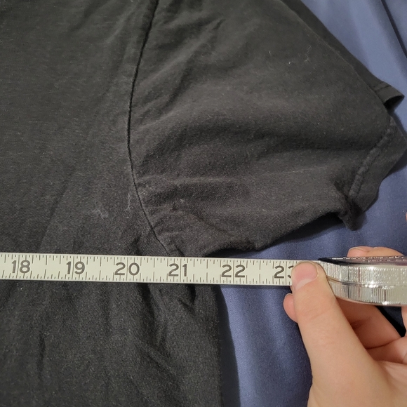 JOHNNY CASH Mens Size Medium THE MAN IN BLACK T-SHIRT Classic Country Music - Picture 3 of 5